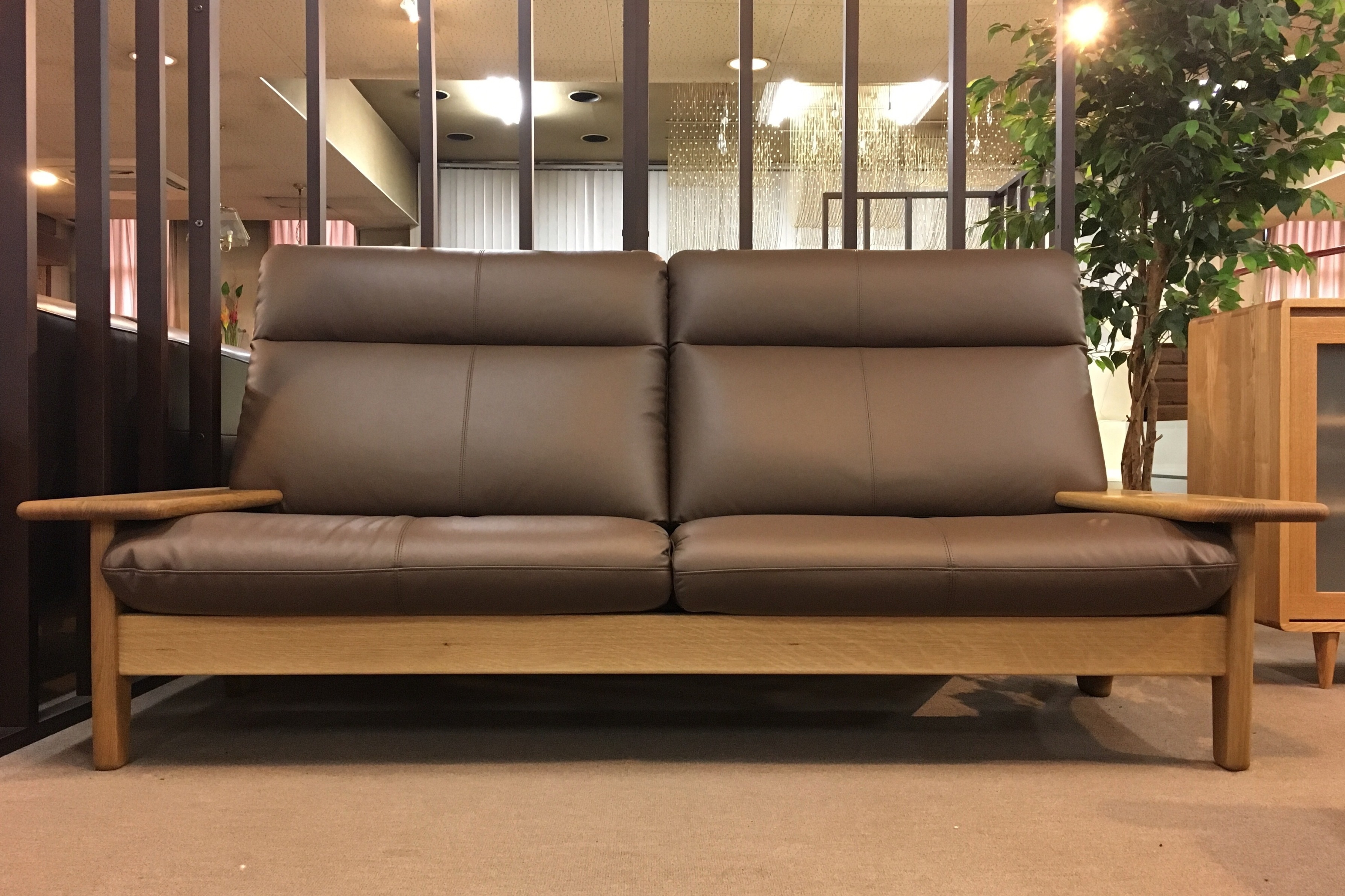 無垢の木のソファー。飛騨産業のソファです。されたものになります 